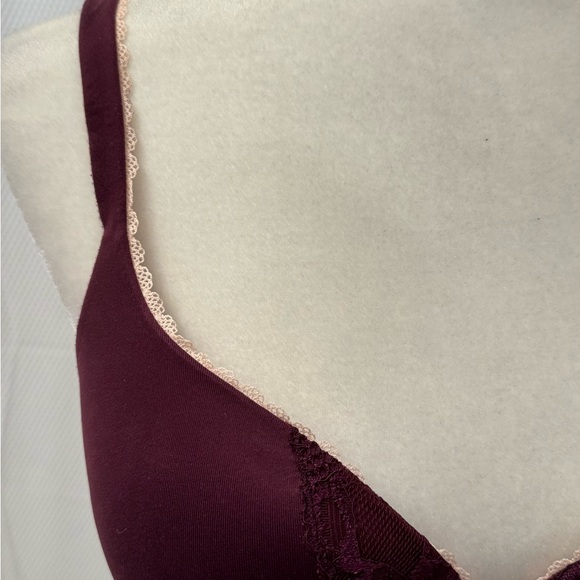 Victoria Secret. Body by Victoria Perfect Shape. 34DD burgundy. - Picture 4 of 9